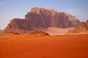 Mountain_in_Wadi_Rum,_Jordan_wiki
