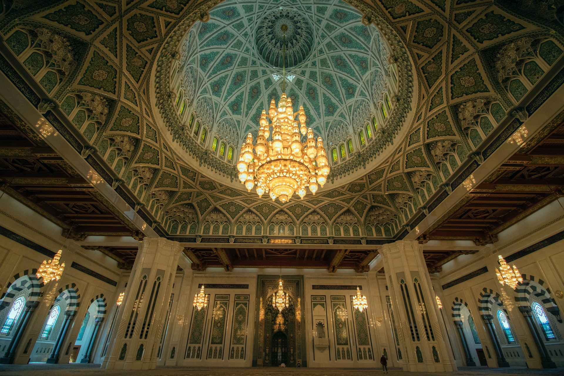 Things to do in Muscat Oman Chandelier Mosque